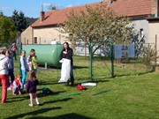 Čarodějnické odpoledne s rodiči na školní zahradě